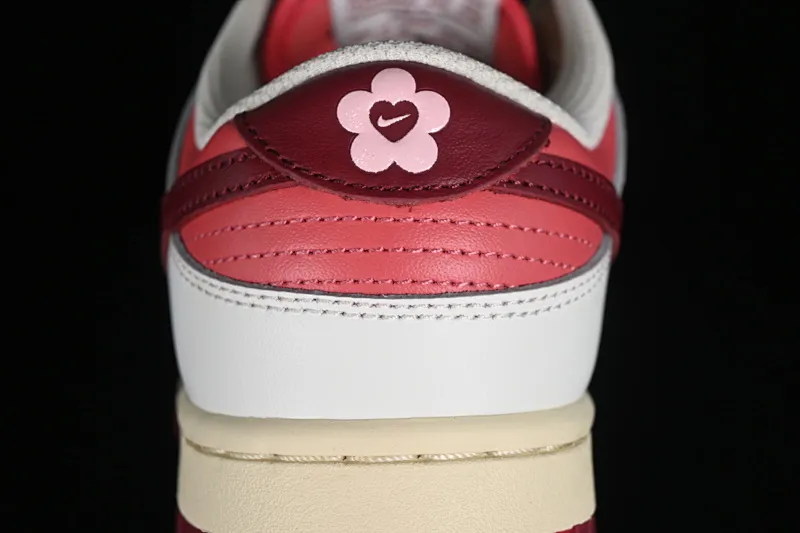 All Categories Nk SB Dunk Series Nk SB Dunk Low Low-top sneakers Foreign trade version Nk Dunk Low GS "Valentine's Day" Valentine's Day color SB low-top casual sneakers HF0736-161
